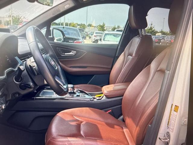 Photo of 2018 White Audi Q7