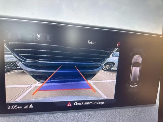 Photo of 2018 White Audi Q7