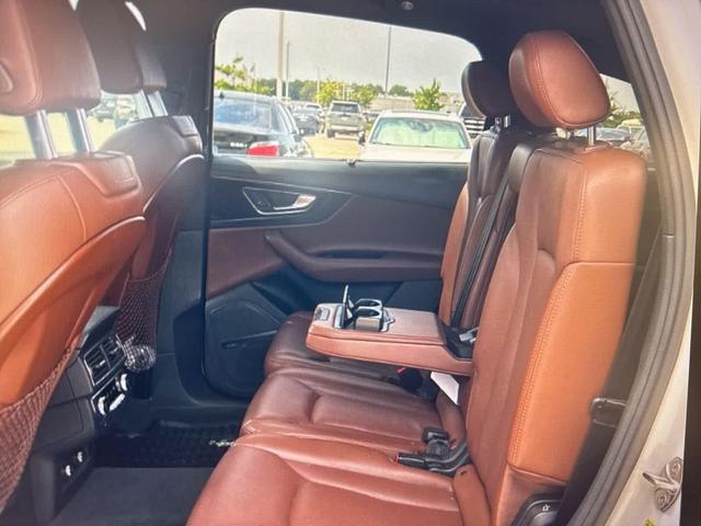 Photo of 2018 White Audi Q7