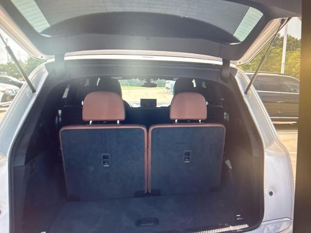 Photo of 2018 White Audi Q7