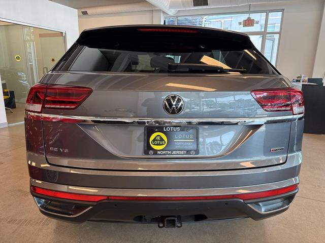 Photo of 2022 Platinum Gray Metallic Volkswagen Atlas Cross Sport
