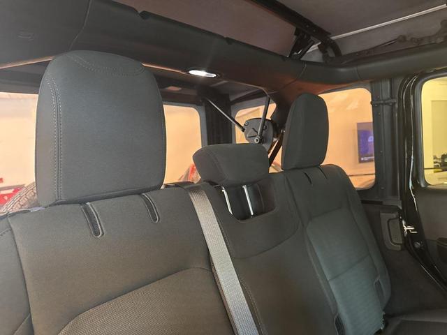 Photo of 2023 Black Clearcoat Jeep Wrangler
