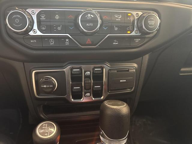 Photo of 2023 Black Clearcoat Jeep Wrangler