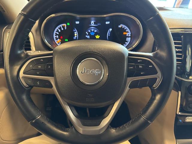 Photo of 2022 Bright White Clearcoat Jeep Grand Cherokee