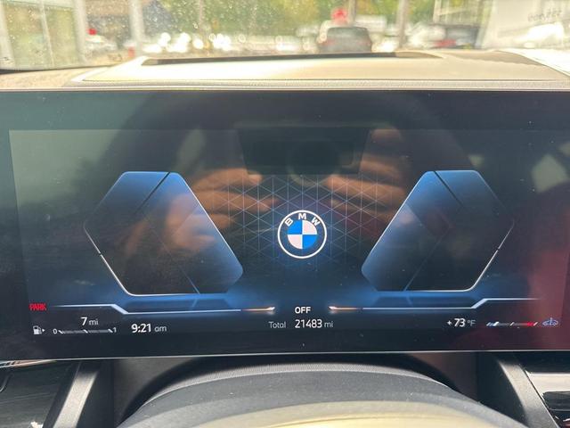 Photo of 2025 Alpine White BMW 540