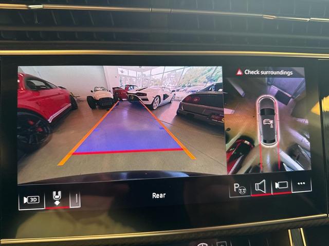 Photo of 2024 Blue Metallic Audi SQ8