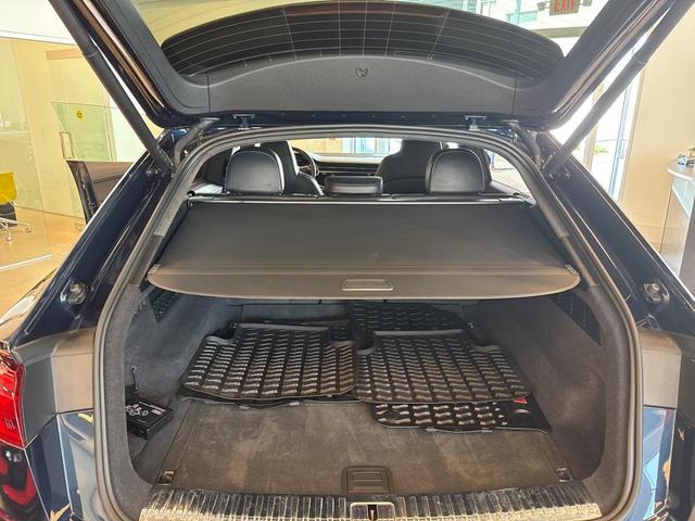 Photo of 2024 Blue Metallic Audi SQ8
