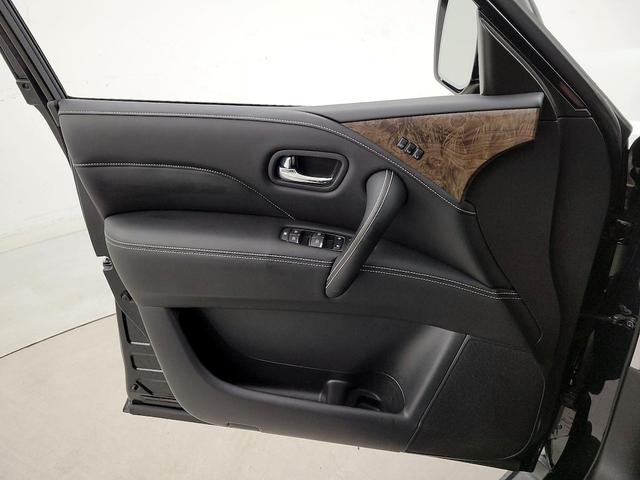 Photo of 2023 Black INFINITI QX80