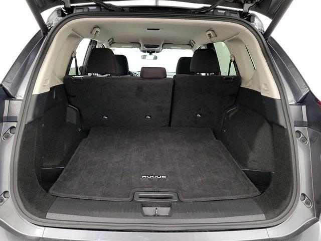 Photo of 2024 Gray Nissan Rogue