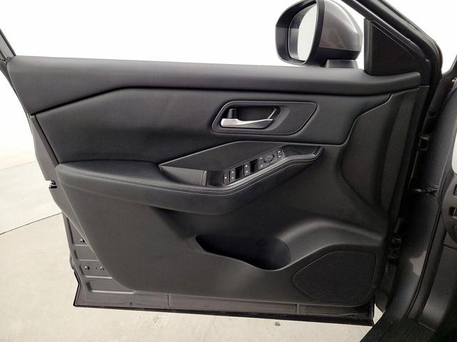 Photo of 2024 Gray Nissan Rogue
