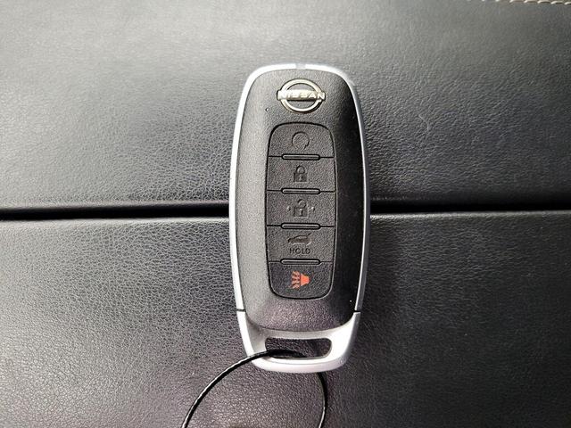 Photo of 2024 Gray Nissan Rogue