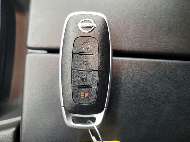 Photo of 2023 Black Nissan Rogue