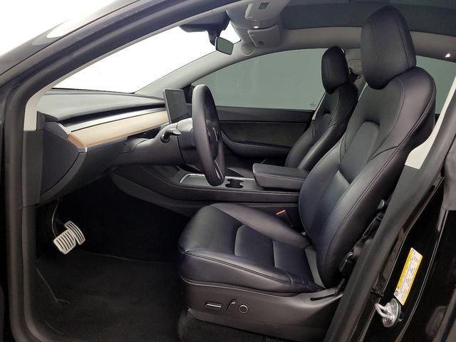Photo of 2022 Black Tesla Model Y