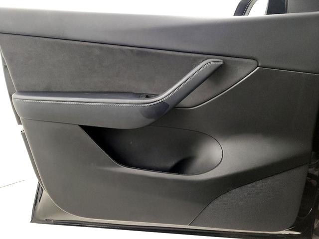 Photo of 2022 Black Tesla Model Y