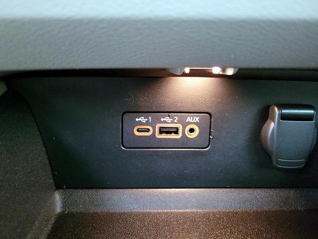 Photo of 2020 Black Nissan Altima