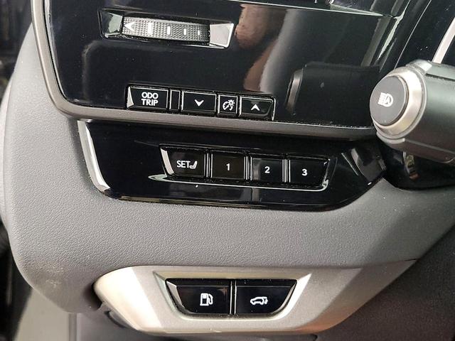 Photo of 2023 Black Lexus RX 350