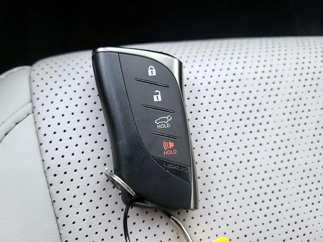 Photo of 2023 Black Lexus RX 350