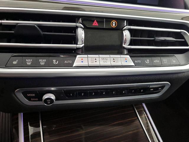 Photo of 2021 Black BMW X7