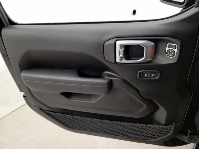 Photo of 2023 Black Jeep Wrangler