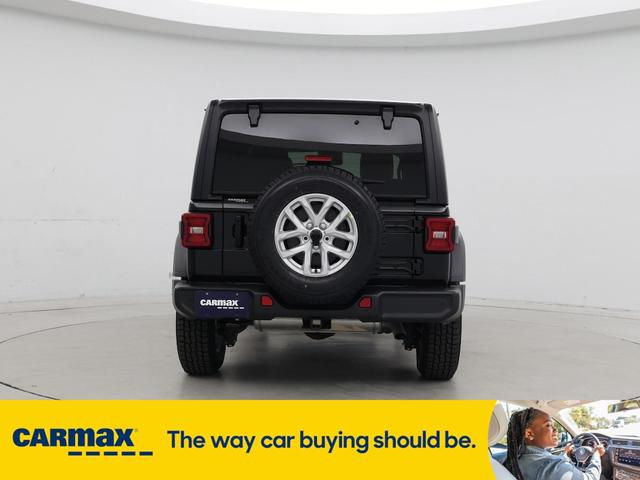 Photo of 2023 Black Jeep Wrangler