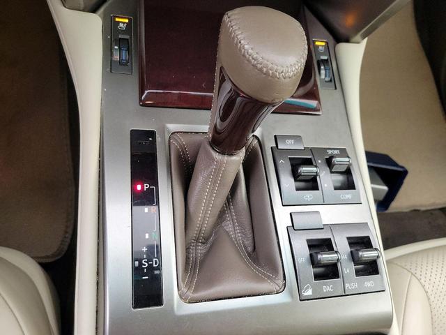 Photo of 2016 White Lexus GX 460