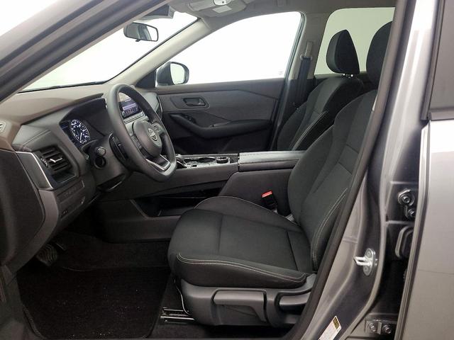 Photo of 2023 Gray Nissan Rogue
