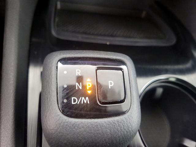 Photo of 2023 Gray Nissan Rogue