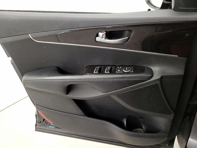Photo of 2020 Black Kia Sorento