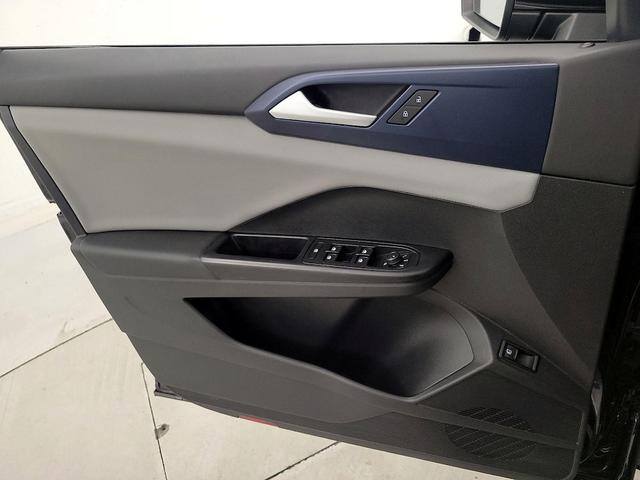 Photo of 2022 Black Volkswagen Taos
