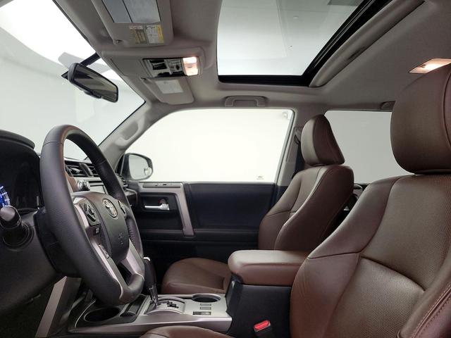 Photo of 2019 White Toyota 4Runner