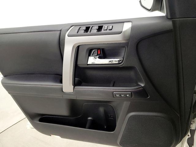 Photo of 2019 White Toyota 4Runner
