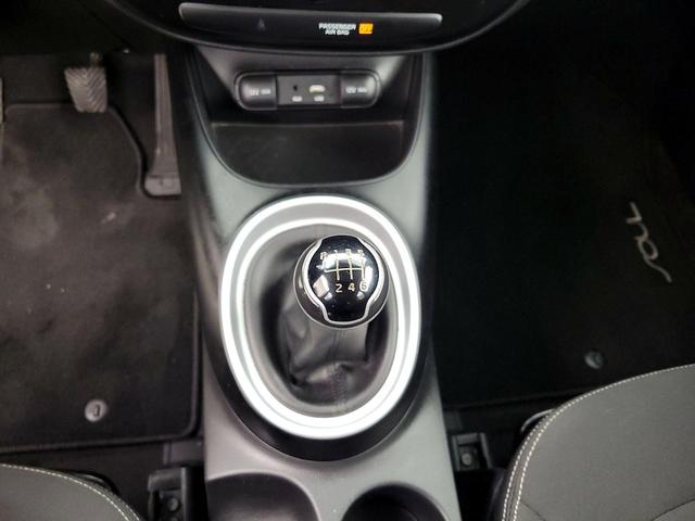 Photo of 2017 White Kia Soul