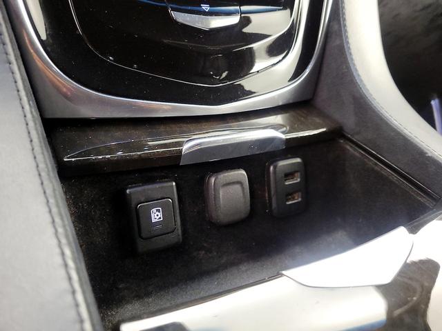Photo of 2019 White Cadillac Escalade