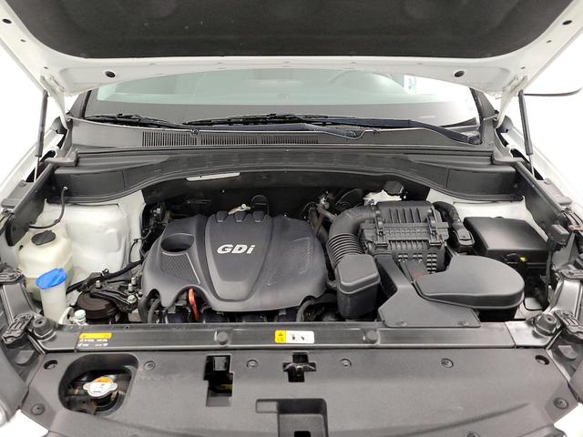 Photo of 2016 White Hyundai Santa Fe Sport