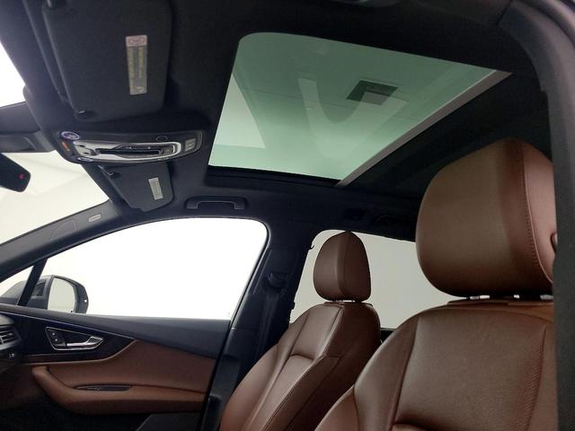 Photo of 2017 Gray Audi Q7