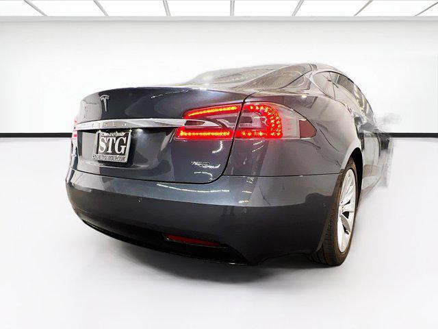 Photo of 2018 Solid Black Tesla Model S