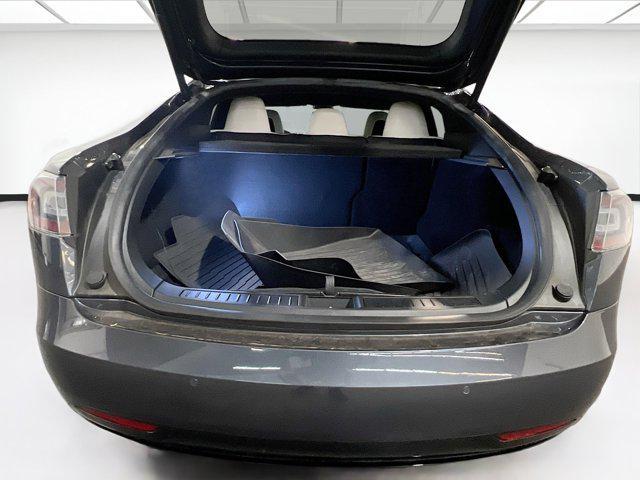 Photo of 2018 Solid Black Tesla Model S
