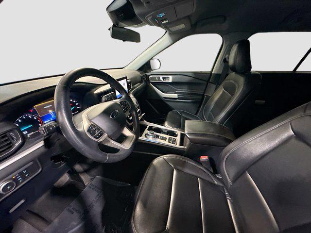 Photo of 2020 Oxford White Ford Explorer