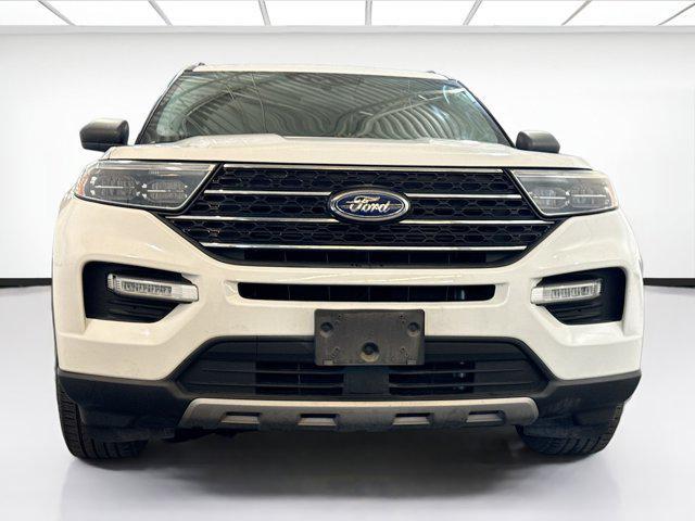 Photo of 2020 Oxford White Ford Explorer
