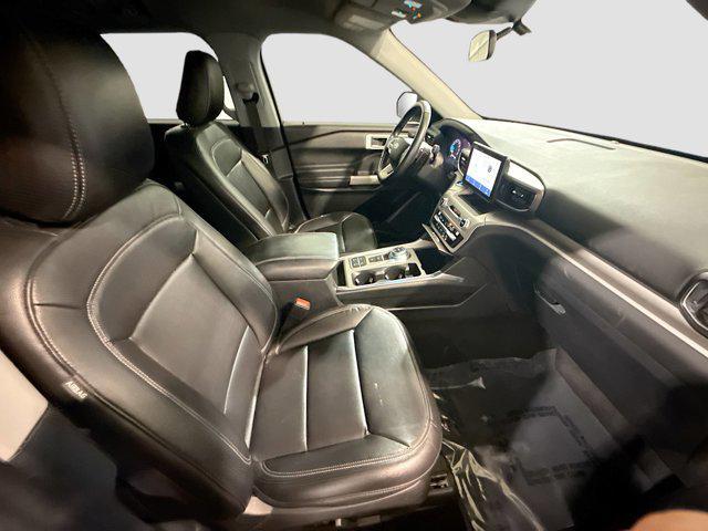 Photo of 2020 Oxford White Ford Explorer