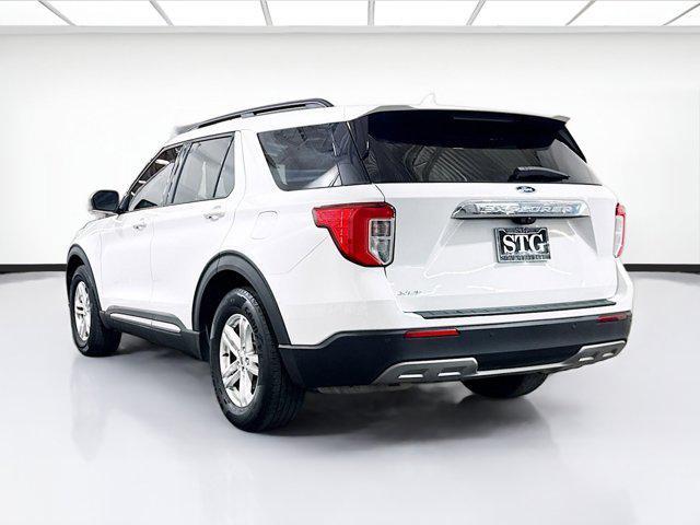 Photo of 2020 Oxford White Ford Explorer