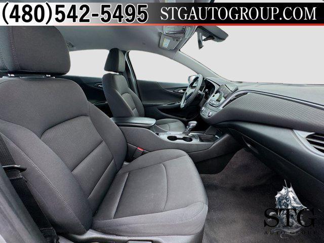 Photo of 2022 Silver Ice Metallic Chevrolet Malibu