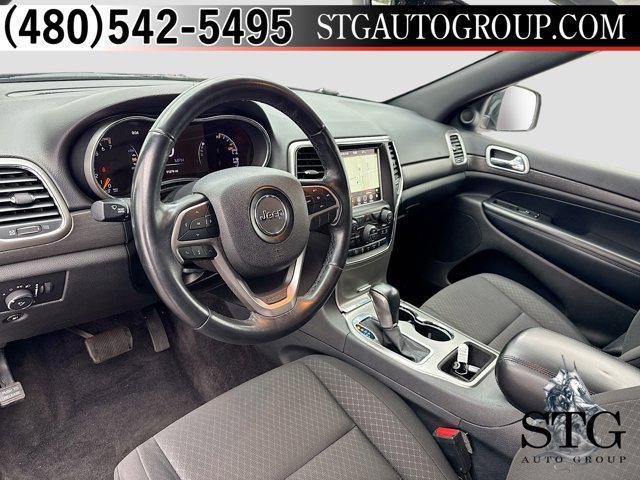 Photo of 2018 Diamond Black Crystal Pearlcoat Jeep Grand Cherokee
