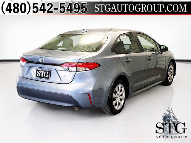 Photo of 2024 Celestite/Midnight Black Metallic Toyota Corolla