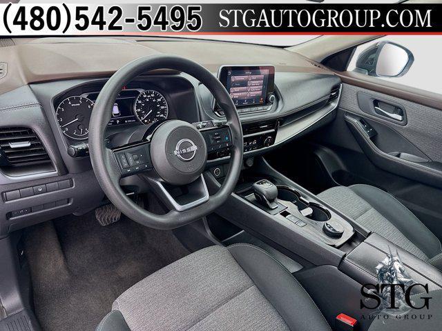 Photo of 2022 Super Black Nissan Rogue