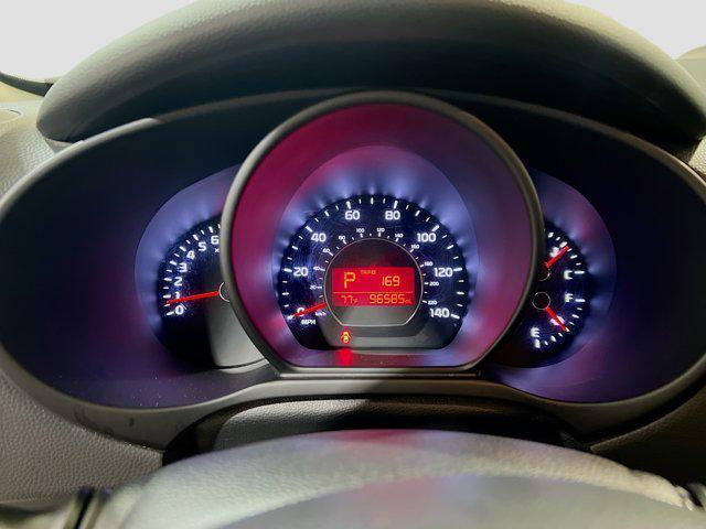 Photo of 2019 Clear White Kia Soul