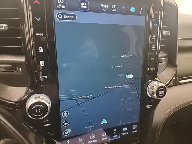 Photo of 2022 Diamond Black Crystal Pearlcoat RAM 1500