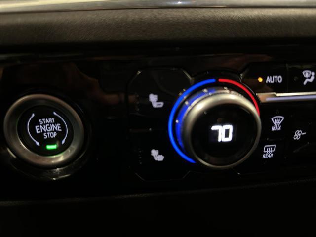 Photo of 2024 Summit White GMC Sierra 1500