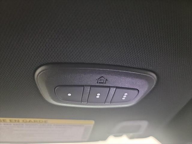 Photo of 2025 Diamond Black Crystal Pearlcoat Jeep Grand Cherokee L