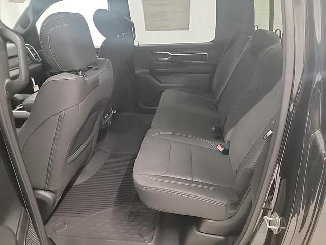 Photo of 2025 Diamond Black Crystal Pearlcoat RAM 1500